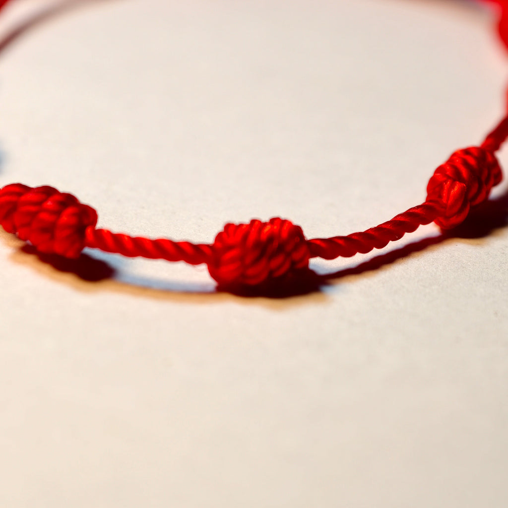 MULYN Lucky Red String Bracelet