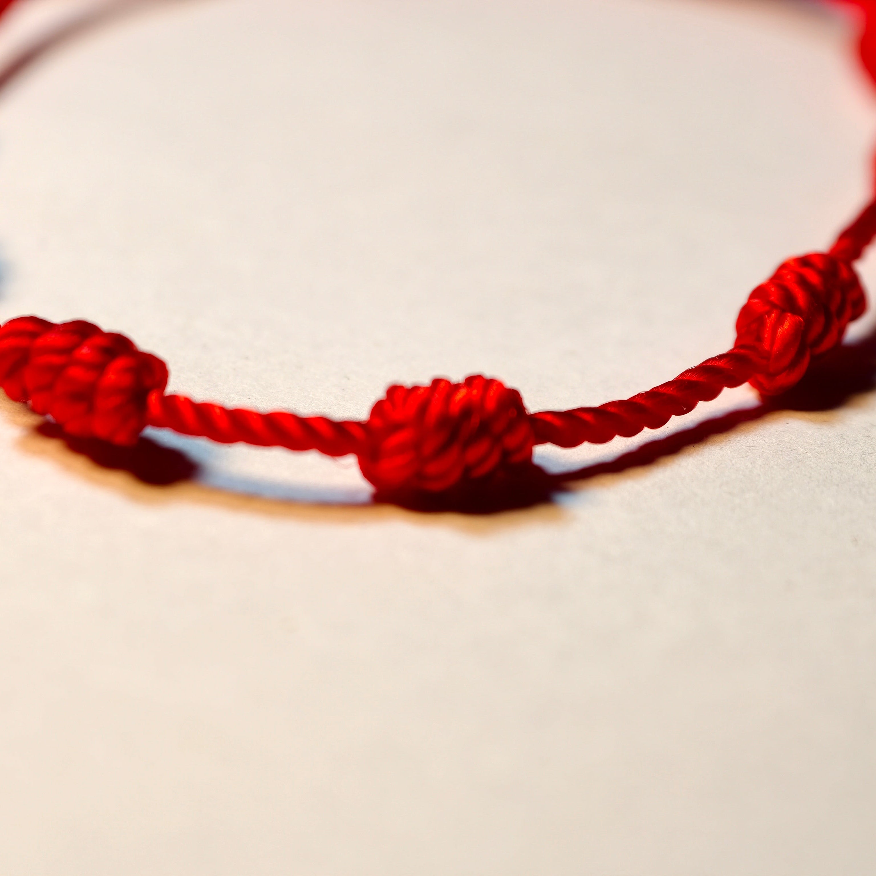MULYN Lucky Red String Bracelet